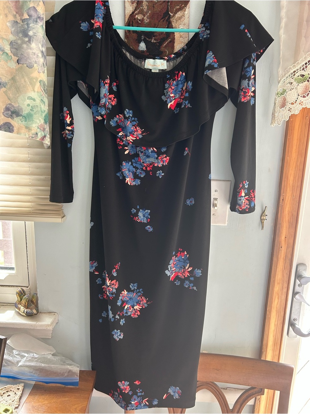 VERONICA M. BlackFloral Ruffle-Off-Shoulder Midi Dress